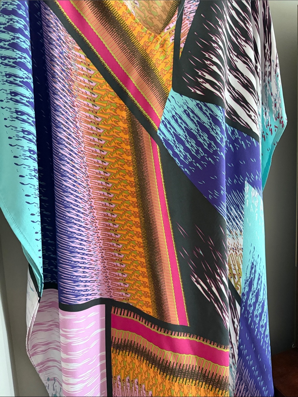 Multicolor Abstract Pattern Kaftan OS - Picture 2 of 3